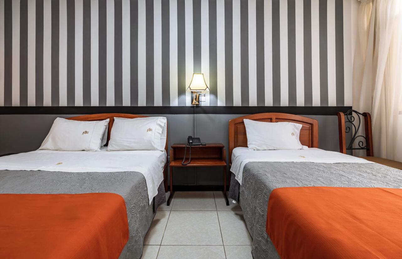 Recreo Hotel Trujillo Exterior photo