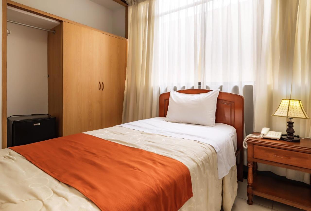 Recreo Hotel Trujillo Exterior photo