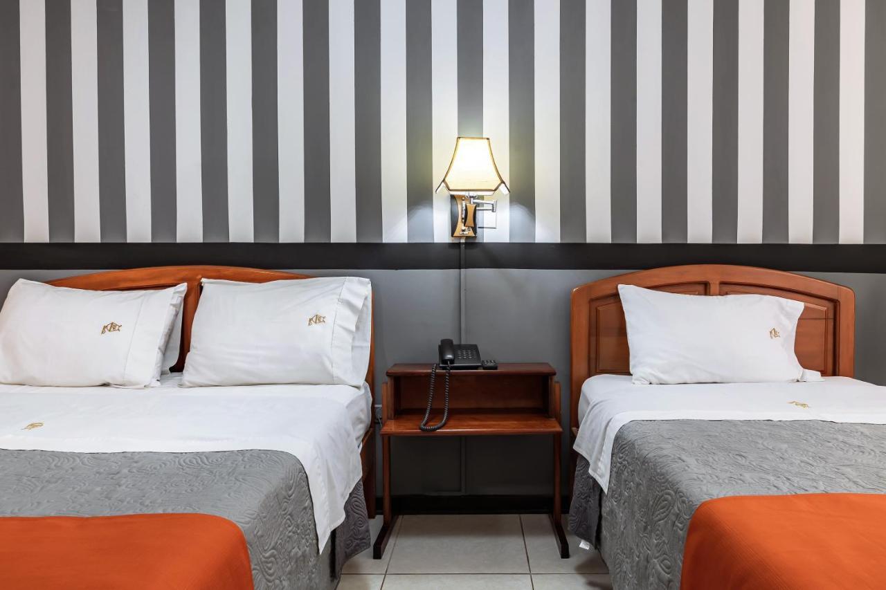 Recreo Hotel Trujillo Exterior photo